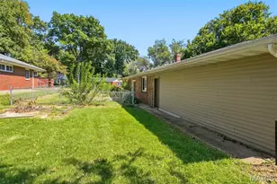 201 Wooster Dr, Saint Louis, MO 63135 - Photo 21