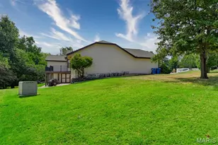 12 Meadow Crest Ct, Saint Charles, MO 63303 - Photo 45
