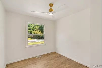 1142 Laire Drive, Saint Louis, MO 63137 - Photo 13