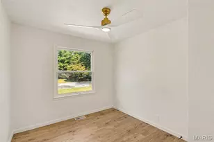 1142 Laire Dr, Saint Louis, MO 63137 - Photo 13