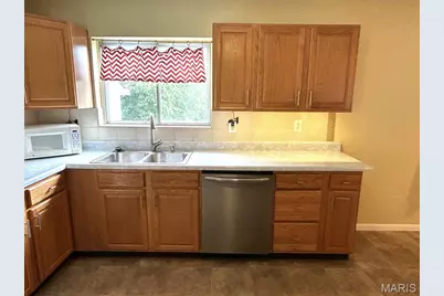 12050 Providence Lane, Maryland Heights, MO 63043 - Photo 7