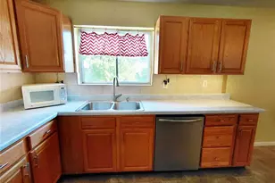 12050 Providence Ln, Maryland Heights, MO 63043 - Photo 9