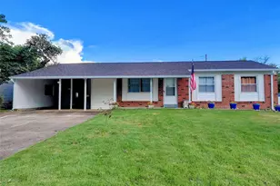 12050 Providence Ln, Maryland Heights, MO 63043 - Photo 1