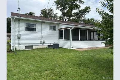 12050 Providence Lane, Maryland Heights, MO 63043 - Photo 19