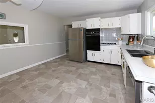 1395 Ensenada Dr, Florissant, MO 63031 - Photo 9