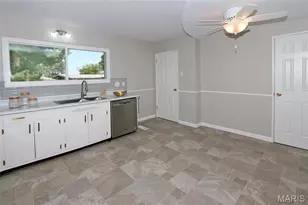 1395 Ensenada Dr, Florissant, MO 63031 - Photo 7