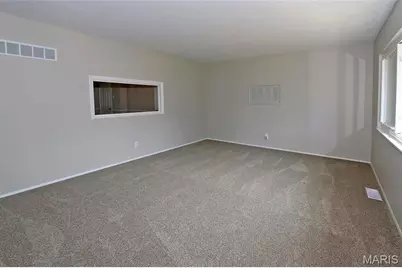 1395 Ensenada Drive, Florissant, MO 63031 - Photo 7