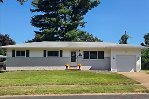 1395 Ensenada Dr, Florissant, MO 63031 - Photo 1