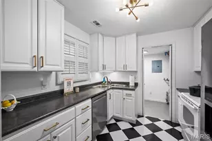 9172 Eager Rd, Brentwood, MO 63144 - Photo 13