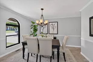 3943 Camelot Estates Ct, Saint Louis, MO 63129 - Photo 9