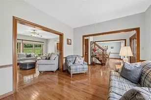 5026 Southridge Park Dr, Saint Louis, MO 63129 - Photo 9