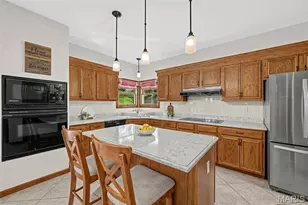 5026 Southridge Park Dr, Saint Louis, MO 63129 - Photo 5