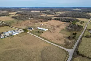24111 Evanston Rd, Lebanon, MO 65536 - Photo 45