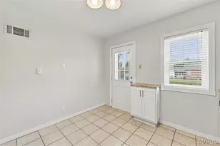 10017 N Marlene Dr, Saint Louis, MO 63123 - Photo 13