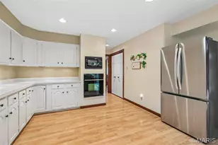 2260 Ridgley Woods Dr, Chesterfield, MO 63005 - Photo 11