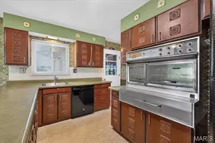 12109 Lake Constance Dr, Saint Louis, MO 63146 - Photo 23