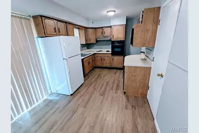 990 Florland Drive, Florissant, MO 63031 - Photo 5