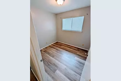 990 Florland Drive, Florissant, MO 63031 - Photo 9
