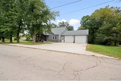 805 N 1st Street, Shelbyville, MO 65565 - Photo 3