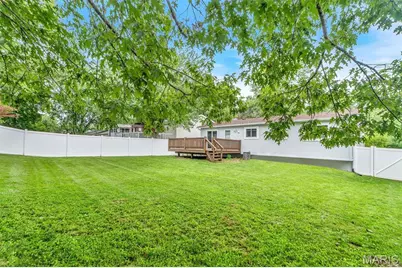 331 Sorrento Drive, Ballwin, MO 63021 - Photo 9