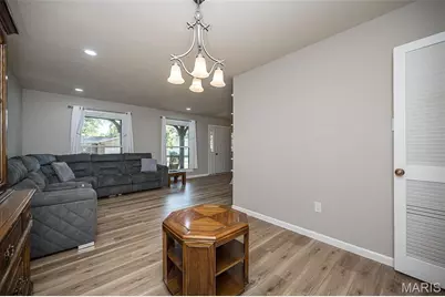 21 San Carlos Drive, Saint Charles, MO 63303 - Photo 9