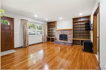 10606 Scotland Drive, Saint Louis, MO 63114 - Photo 3