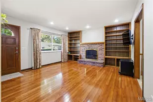 10606 Scotland Dr, Saint Louis, MO 63114 - Photo 3