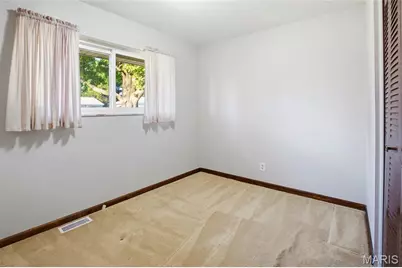 10606 Scotland Drive, Saint Louis, MO 63114 - Photo 11