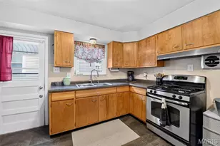 7734 Elton St, Saint Louis, MO 63123 - Photo 9