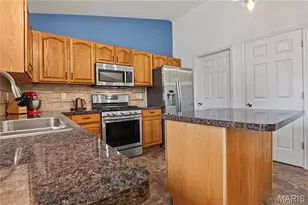 999 Winter Park Dr, Fenton, MO 63026 - Photo 9