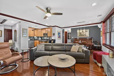 4540 Lindell Boulevard #301, Saint Louis, MO 63108 - Photo 1