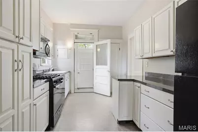 8941 Forest Avenue, Saint Louis, MO 63114 - Photo 11