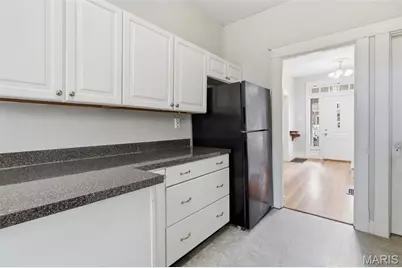 8941 Forest Avenue, Saint Louis, MO 63114 - Photo 9