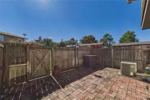 8813 Santa Bella Dr, Hazelwood, MO 63042 - Photo 21