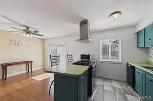 8813 Santa Bella Dr, Hazelwood, MO 63042 - Photo 5