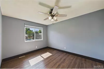 8813 Santa Bella Drive, Hazelwood, MO 63042 - Photo 15