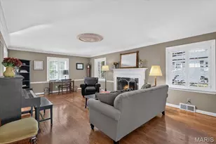 13 Deer Creek Woods, Ladue, MO 63124 - Photo 5