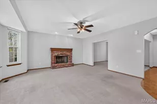 403 Kacey Ln, Ballwin, MO 63021 - Photo 9
