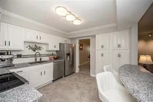 590 Sarah Ln, Saint Louis, MO 63141 - Photo 11