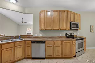 5434 Ivy Summit Ct, Saint Louis, MO 63128 - Photo 11