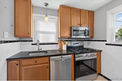 7737 Saint Albans Avenue, Richmond Heights, MO 63117 - Photo 9