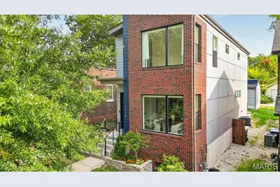 1018 Yale Avenue, Saint Louis, MO 63117 - Photo 1