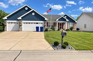 102 Derbyshire Ln, Dardenne Prairie, MO 63368 - Photo 1