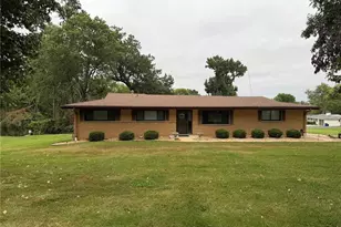 10149 Carolynne Dr, Sappington, MO 63128 - Photo 3