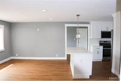 9821 Whitcomb Lane, Affton, MO 63123 - Photo 5