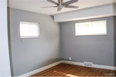 9821 Whitcomb Lane, Affton, MO 63123 - Photo 7