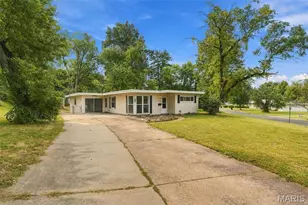 2 Marquette Dr, Florissant, MO 63031 - Photo 1