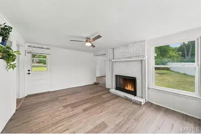 2 Marquette Drive, Florissant, MO 63031 - Photo 7