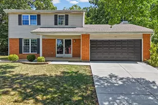 474 Oak Hill Dr, Lake Saint Louis, MO 63367 - Photo 1
