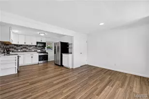 214 Oakridge Ln, Lake Saint Louis, MO 63367 - Photo 5